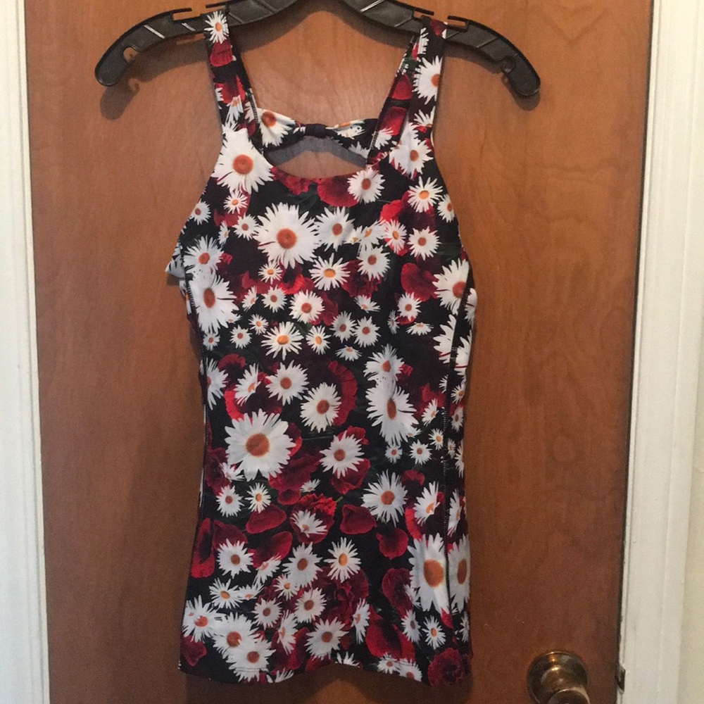 Kira Grace Flirt Bow Tank Size M